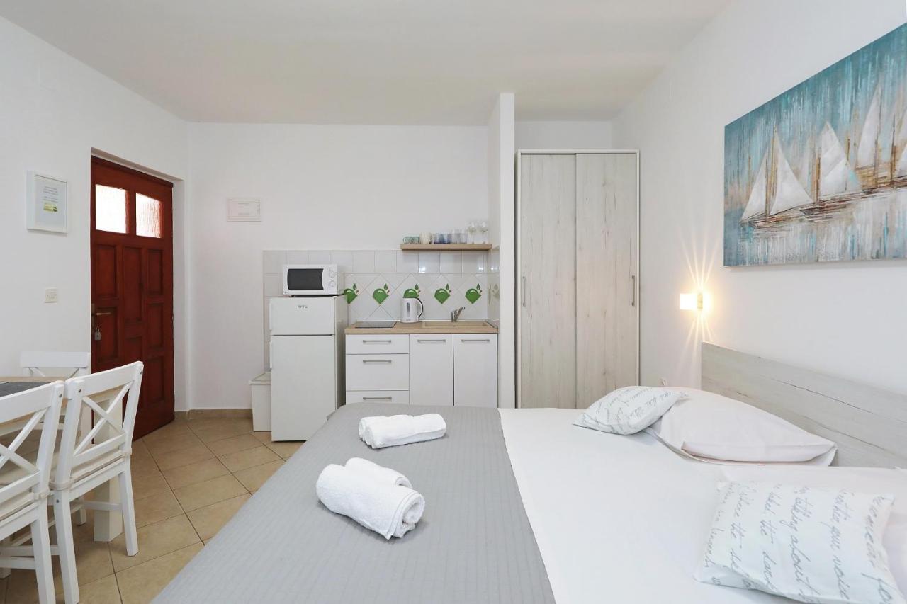 Apartmani Strpic Biograd Na Moru Exteriör bild